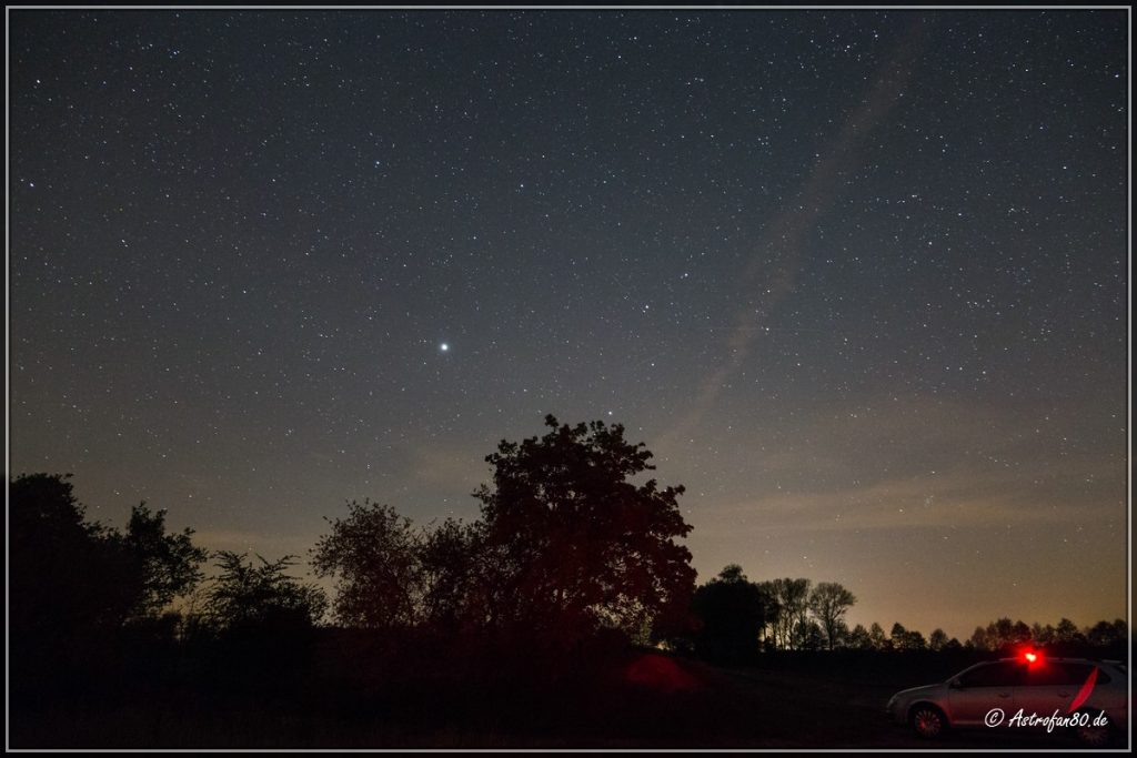 Der Planet Jupiter im Westen im Sternbild Löwe 